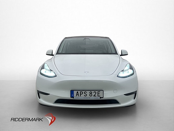 Tesla Model Y 3 of 5