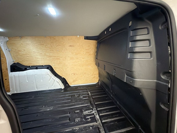 Volkswagen Caddy Maxi 14 of 30