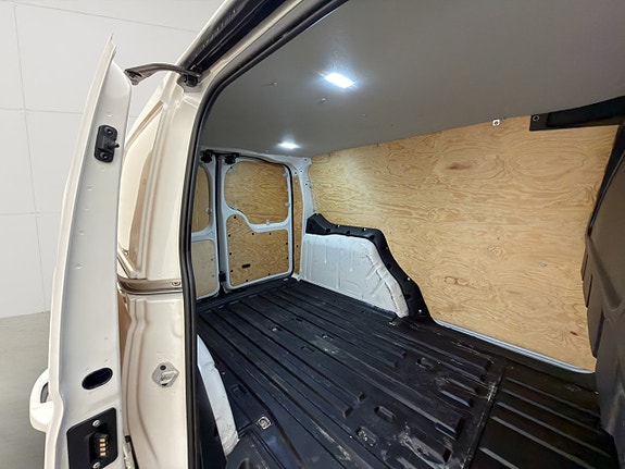 Volkswagen Caddy Maxi 13 of 30