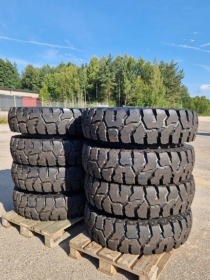 Nokian ArmorGard2, 10.00-20 inkl fälgar 3 of 3
