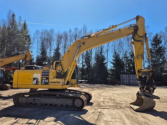 Komatsu HB 215 LC 7 of 16