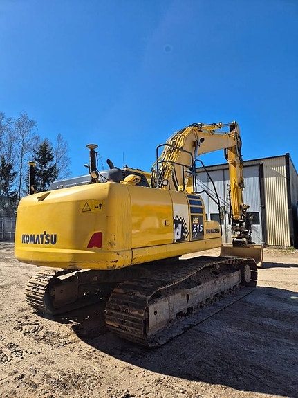 Komatsu HB 215 LC 5 of 16