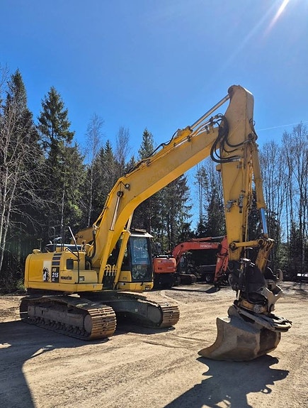 Komatsu HB 215 LC 8 of 16