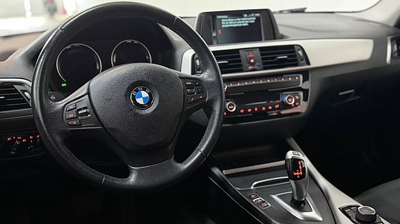 BMW 118i 7 of 23