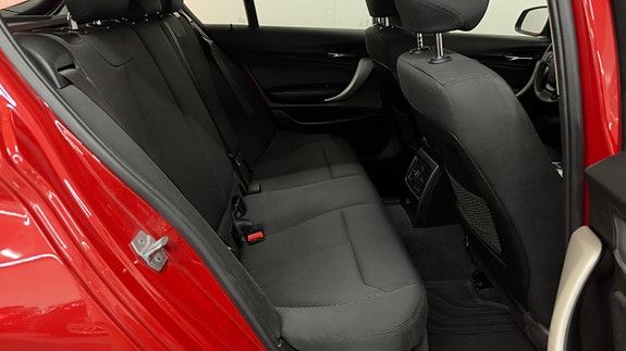 BMW 118i 12 of 23
