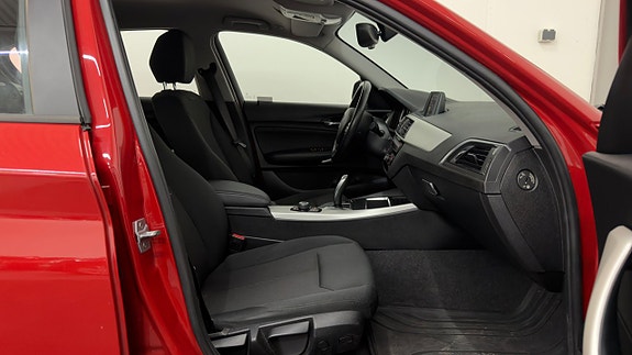 BMW 118i 14 of 23