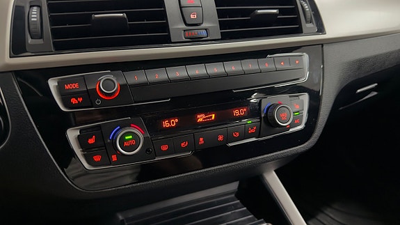 BMW 118i 18 of 23