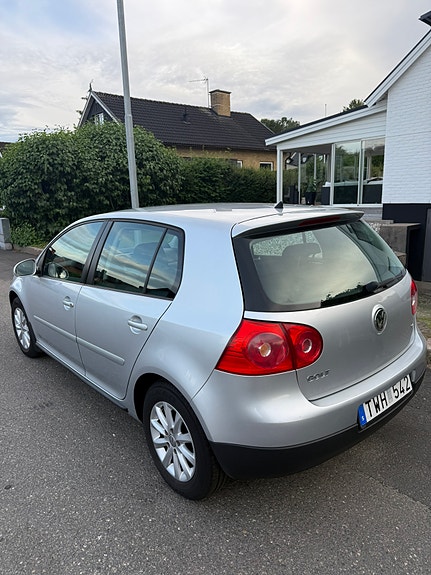 Volkswagen Golf V 4 of 5