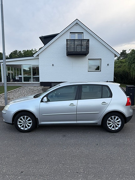 Volkswagen Golf V 3 of 5