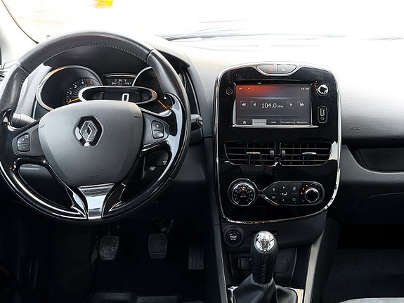 Renault Clio 12 of 16