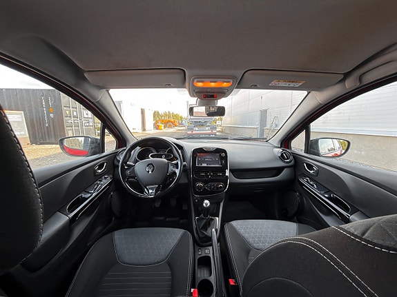 Renault Clio 11 of 16