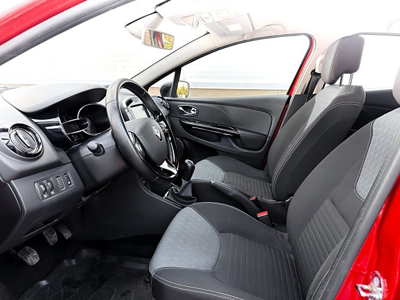 Renault Clio 9 of 16