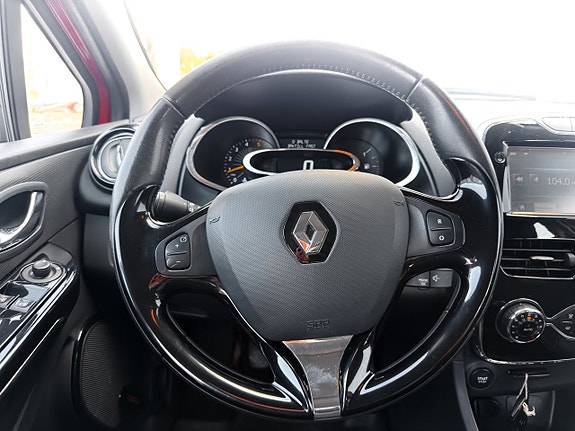 Renault Clio 14 of 16