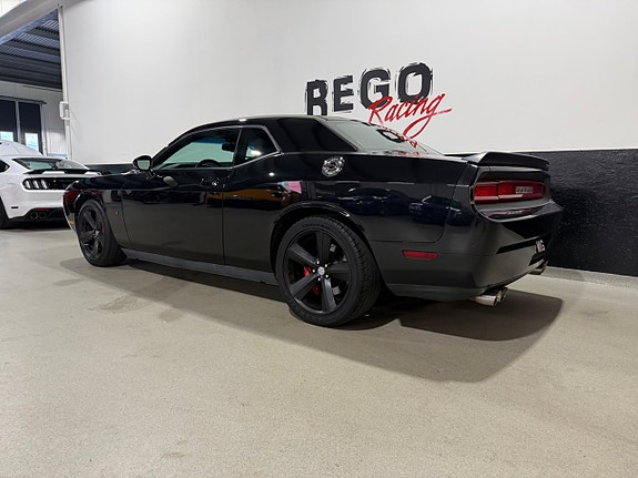 Dodge Challenger 4 of 5