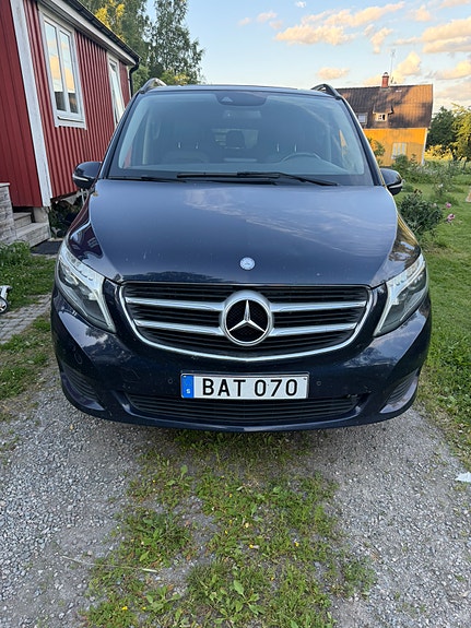 Mercedes-Benz V250 d 2 of 4