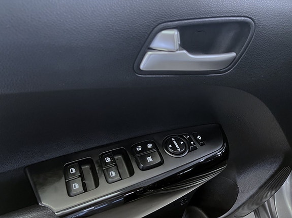 Kia Picanto 7 of 17