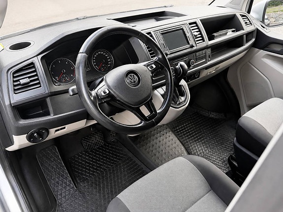 Volkswagen Transporter 10 of 12