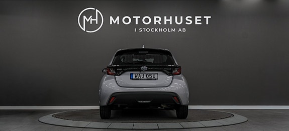 Toyota Yaris 5 of 19