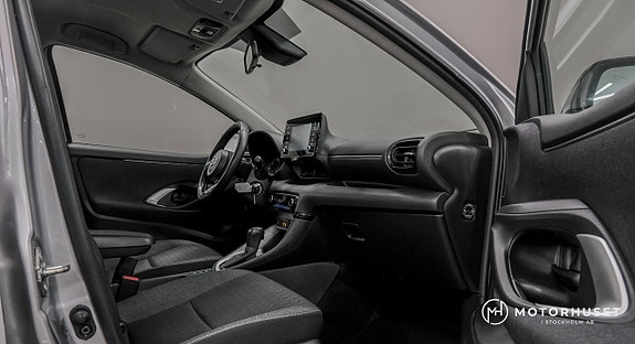 Toyota Yaris 9 of 19
