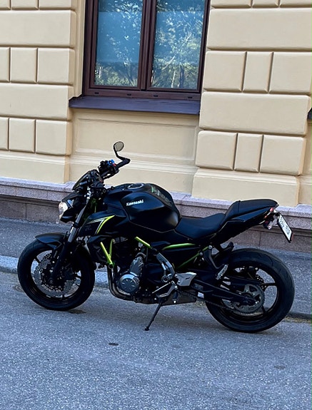 Kawasaki Ninja Z650 2 of 4