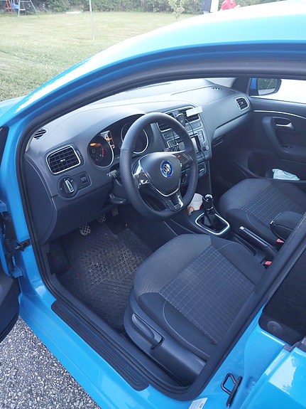 Volkswagen Polo 2 of 6