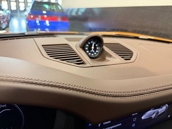 Porsche 911 Carrera 4 GTS 22 of 23