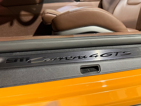 Porsche 911 Carrera 4 GTS 12 of 23