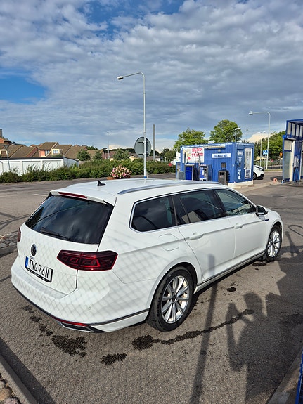 Volkswagen Passat 6 of 17