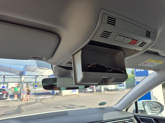 Volkswagen Passat 15 of 17
