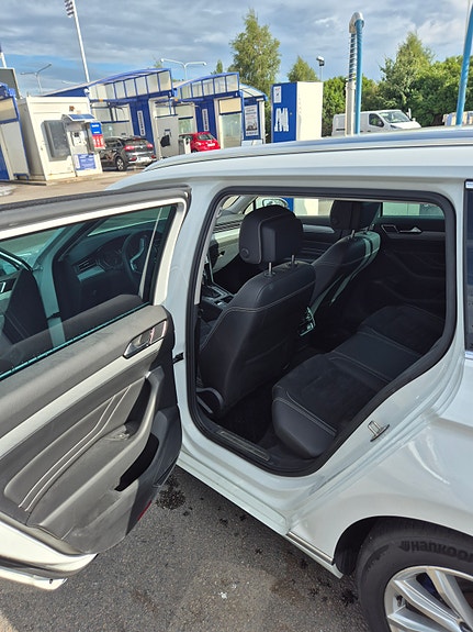 Volkswagen Passat 8 of 17