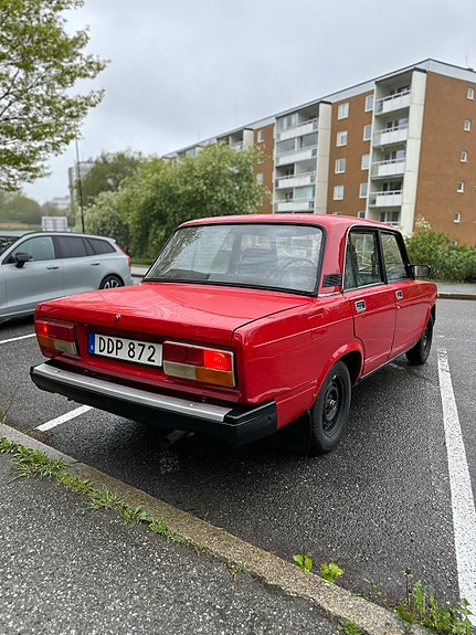 Lada 2107 3 of 5