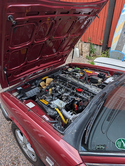 Jaguar XJ40 3 of 13