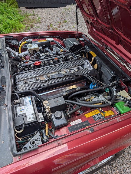 Jaguar XJ40 4 of 13