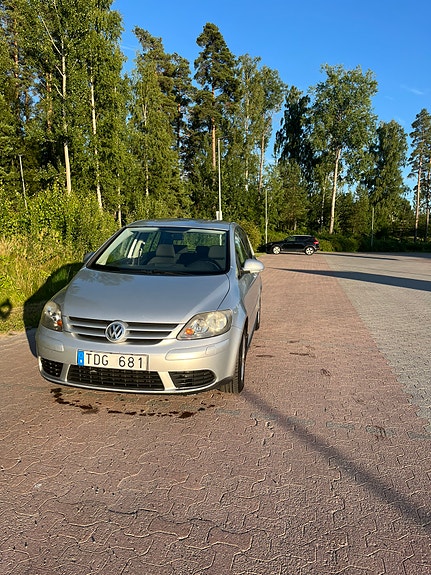 Volkswagen Golf Plus 2 of 5