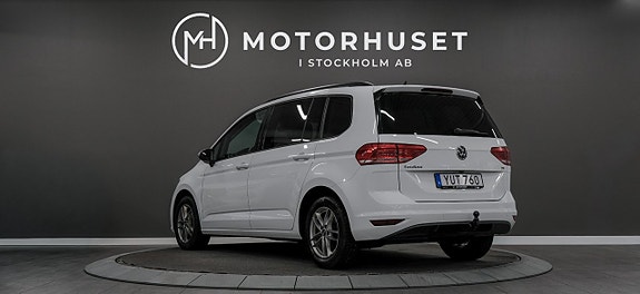Volkswagen Touran 4 of 5