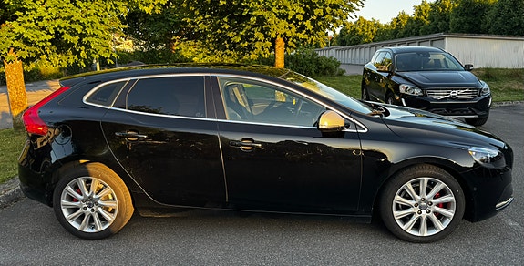 Volvo V40 3 of 10