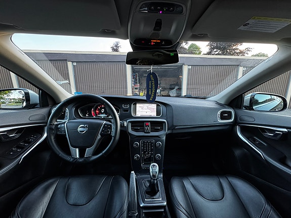 Volvo V40 7 of 10