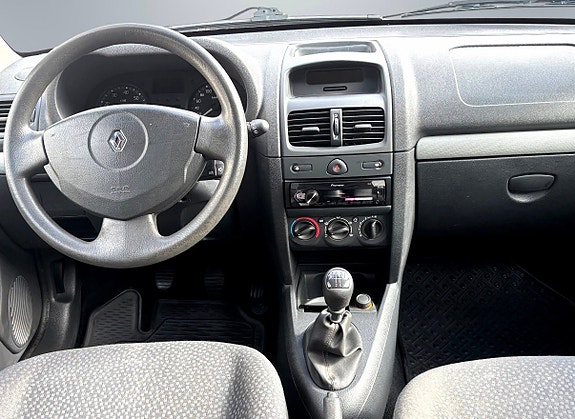 Renault Clio 7 of 13