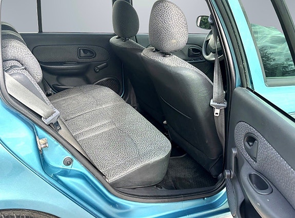 Renault Clio 10 of 13