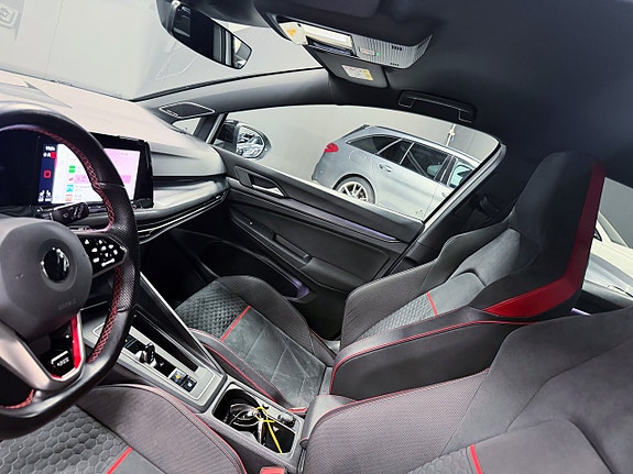 Volkswagen Golf VIII 11 of 29