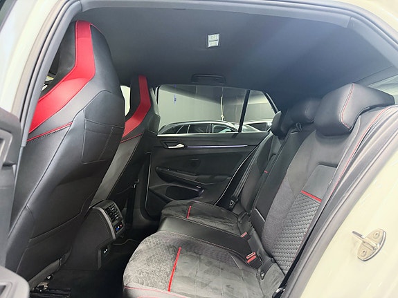 Volkswagen Golf VIII 21 of 29