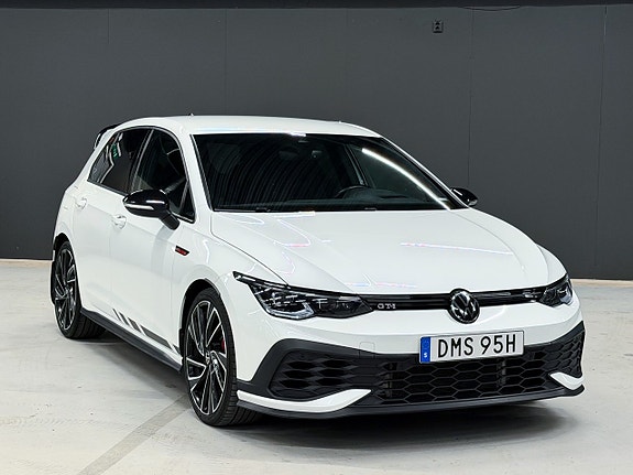 Volkswagen Golf VIII 16 of 29