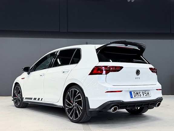 Volkswagen Golf VIII 28 of 29