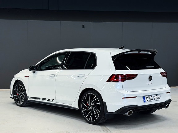 Volkswagen Golf VIII 29 of 29