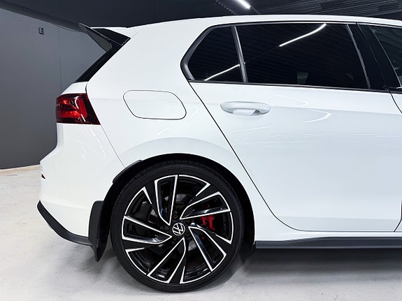 Volkswagen Golf VIII 18 of 29