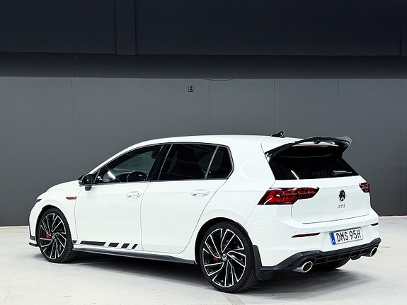 Volkswagen Golf VIII 8 of 29
