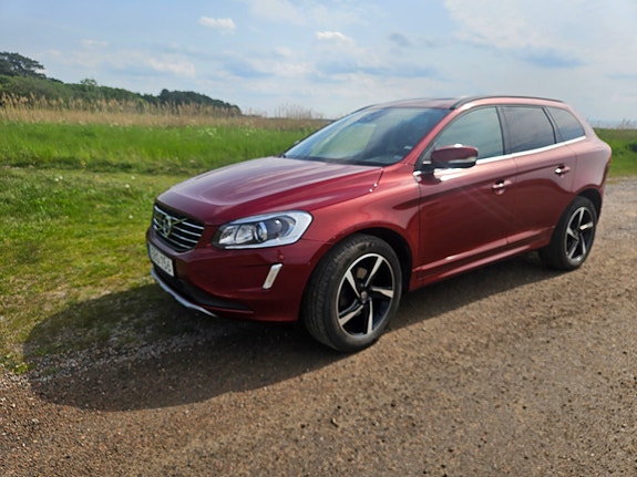 Volvo XC60 2 of 5
