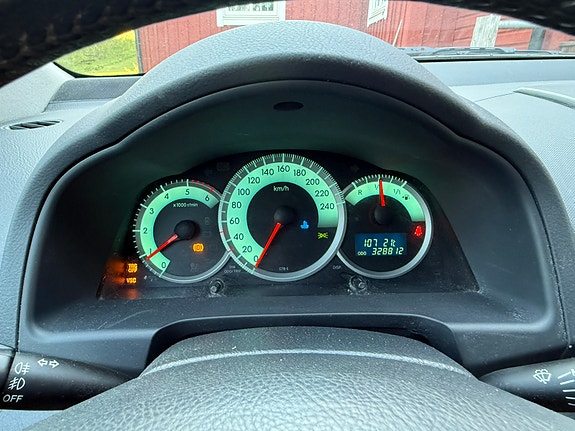 Toyota Corolla Verso 7 of 7