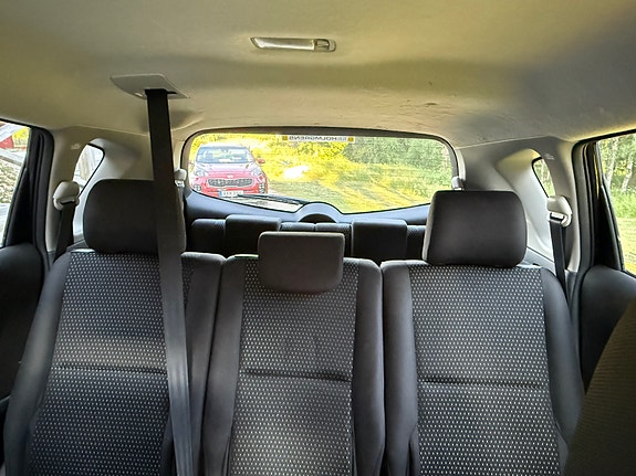 Toyota Corolla Verso 5 of 5