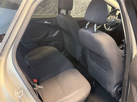 Ford Focus 12 of 19